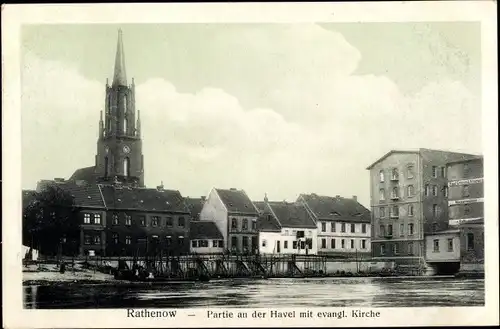 Ak Rathenow im Havelland, Partie an der Havel mit ev. Kirche