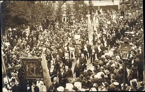 Foto Ak Prozession, Religiöser Umzug, Schützenverein