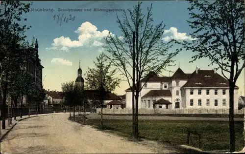 Ak Radeburg in Sachsen, Schulstraße, Bildungsschule