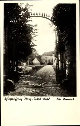 Ak Bad Iburg in Niedersachsen, Schlossaufgang, Teutoburger Wald