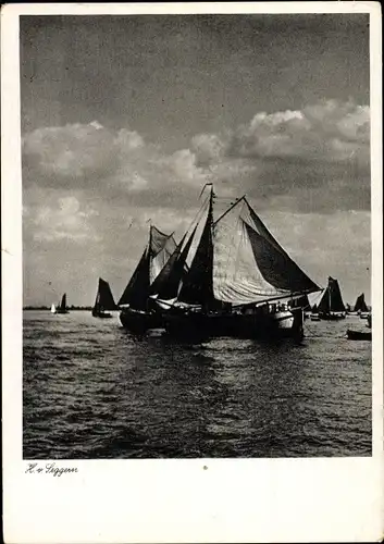 Ak Fischerboote auf dem Wasser, Foto H. v. Seggern
