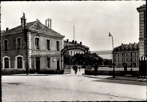 Ak Poitiers Vienne, L'École Militaire d'Artillerie, Entrée