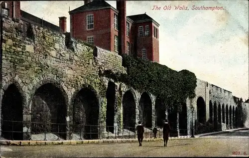 Ak Southampton South East England, the old walls