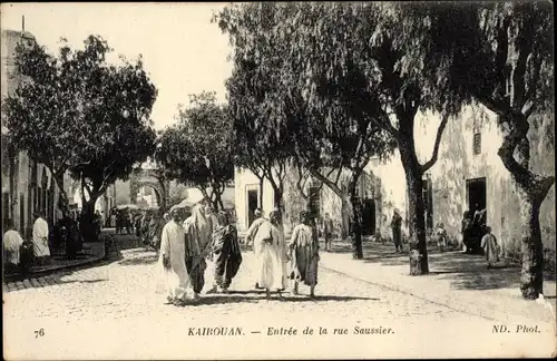 Ak Kairouan Tunesien, Entrée de la rue Saussier