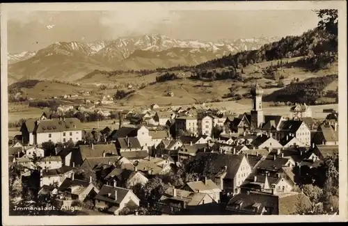 Ak Immenstadt im Allgäu Schwaben, Panorama vom Ort gegen die Daumengruppe