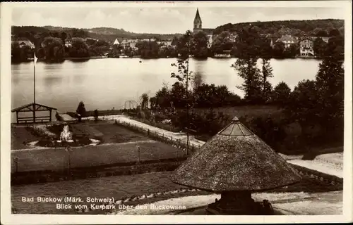 Ak Buckow in der Märkischen Schweiz, Blick vom Kurpark über Buckowsee