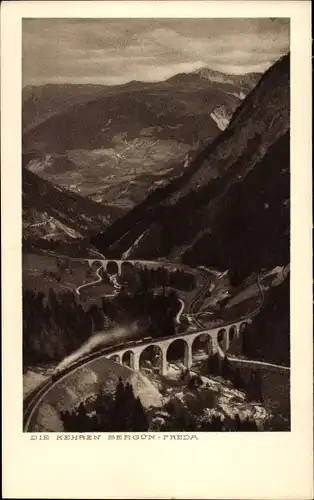 Ak Bergün Bravuogn Kt. Graubünden Schweiz, Rhätische Bahn, Viadukt, Dampflok, Landschaftsblick