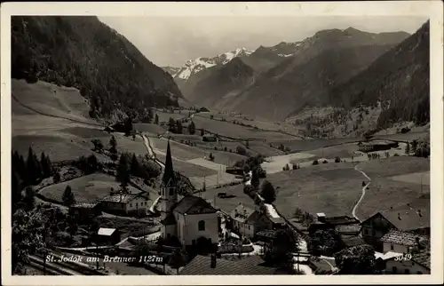 Ak St. Jodok am Brenner Tirol, Kirche, Häuser, Berge, Felder