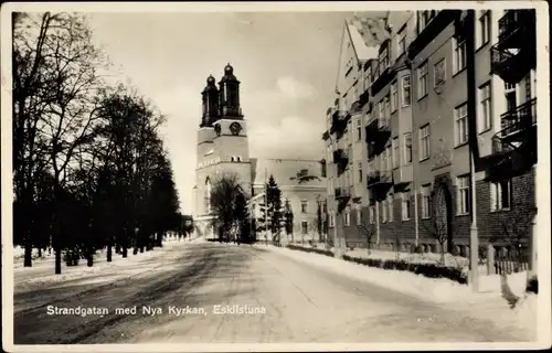 Ak Eskilstuna Schweden, Strandgatan med Nya Kyrkan