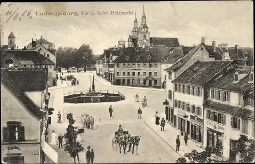 Ak Ludwigsburg in Baden Württemberg, Partie am Holzmarkt, Denkmal, Pferdekutsche, Hofapotheke
