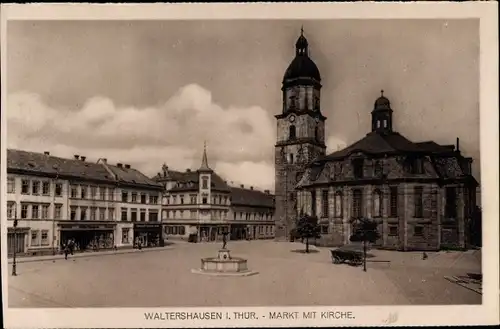 Ak Waltershausen im Thüringer Becken, Marktplatz, Kirche, Brunnen, Wagen