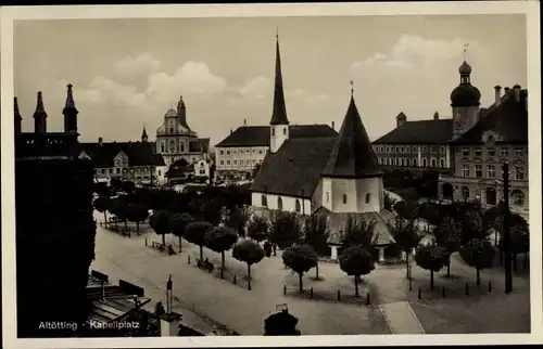 Ak Altötting in Oberbayern, Kapellplatz, Gnadenkapelle, Rathaus