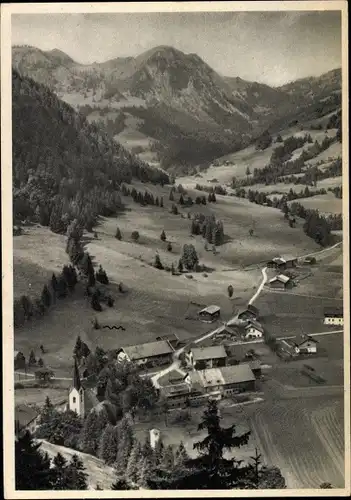 Ak Unterjoch Bad Hindelang im Oberallgäu, Teilansicht, Berge