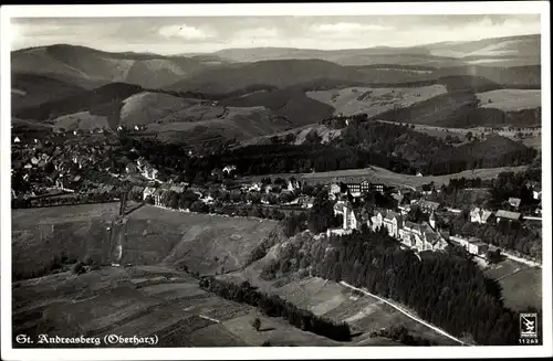 Ak St. Andreasberg Braunlage im Harz, Blick auf den Ort, Berge, Fliegeraufnahme, Klinke 11263