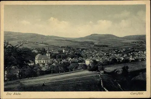 Ak Gersfeld in der Rhön in Hessen, Blick auf den Ort, Kirche