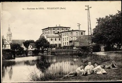 Ak Willstätt im Ortenaukreis, Uferpartie, Männer, Gruppenbild, Bier