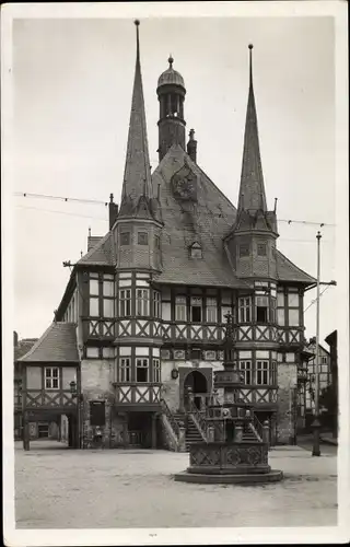 Ak Wernigerode am Harz, Rathaus, Außenansicht, Brunnen