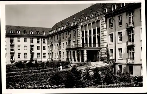 Ak Freiburg im Breisgau, Eingang zur Mediz. Univ. Klinik