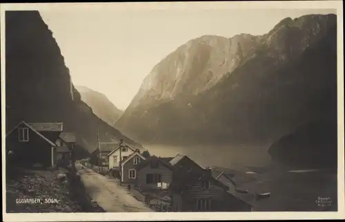 Ak Gudvangen Sognefjord Norwegen, Ortschaft mit Landschaftsblick