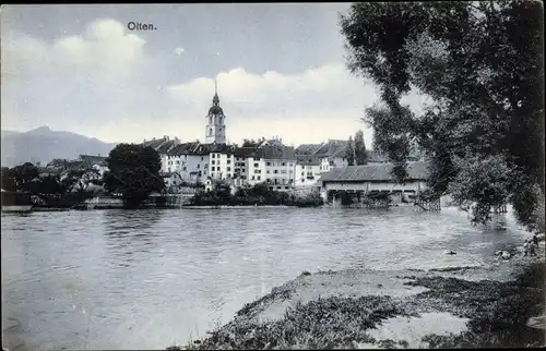 Ak Olten Kt. Solothurn Schweiz, Uferpartie m. Stadtbild