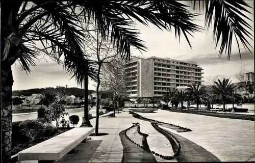 Ak Palma de Mallorca Balearische Inseln Spanien, Schloss Belver, Allee am Hafen