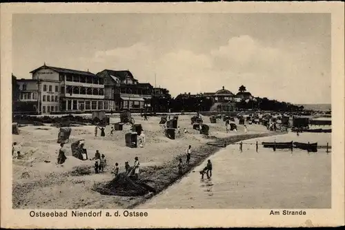 Ak Niendorf in Schleswig Holstein, Strand