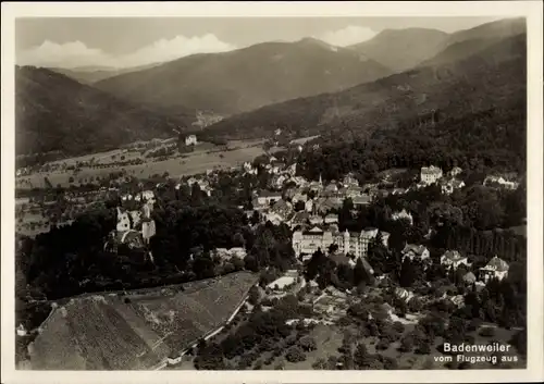 Ak Badenweiler am Schwarzwald, Fliegeraufnahme vom Ort