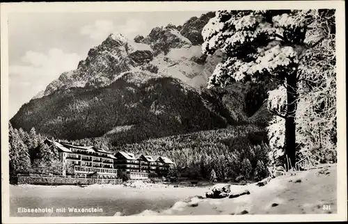 Ak Grainau in Oberbayern, Eibseehotel mit Waxenstein, Winter