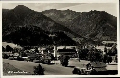 Ak Fischbachau Leitzach Oberbayern, Teilansciht vom Ort, Felder, Kirche, Berglandschaft, Kranzplatte