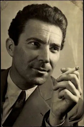 Ak Schauspieler Ferenc Zenthe, Portrait, Zigarette rauchend