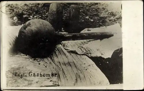 Foto Ak Englische Gasbombe, Fehlzünder, I. WK