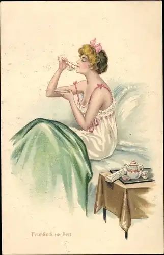Künstler Ak Frühstück im Bett, Junge Frau in Nachthemd