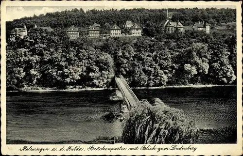 Ak Melsungen in Hessen, Brückenpartie mit Blick zum Lindenberg