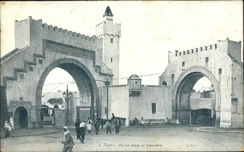 Ak Tunis Tunesien, Porte Bab el Khadra, passants