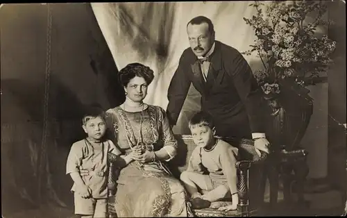 Ak Großherzog Ernst Ludwig von Hessen Darmstadt, Familienportrait
