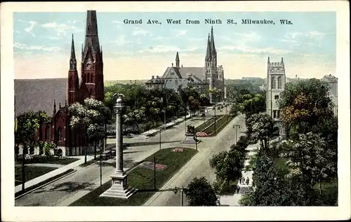 Ak Milwaukee Wisconsin USA, Grand Avenue, West from Ninth Street
