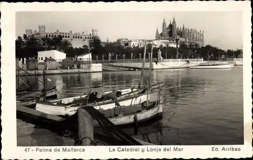 Ak Palma de Mallorca Balearische Inseln Spanien, La Catedral y Lonja del Mar, barcos