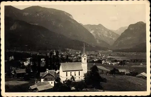 Ak Gosau in Oberösterreich, Sarstein, Kirche, Ortschaft mit Landschaftsblick