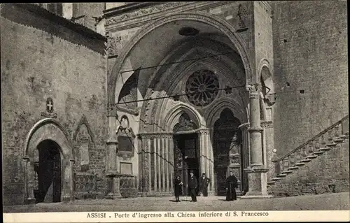 Ak Assisi Umbria, Chiesa inferiore di S. Francesco, Kirchenportal