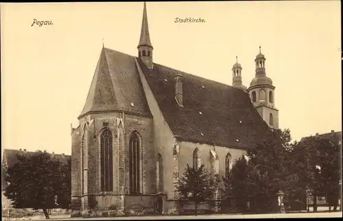 Ak Pegau in Sachsen, Stadtkirche, Straßenansicht