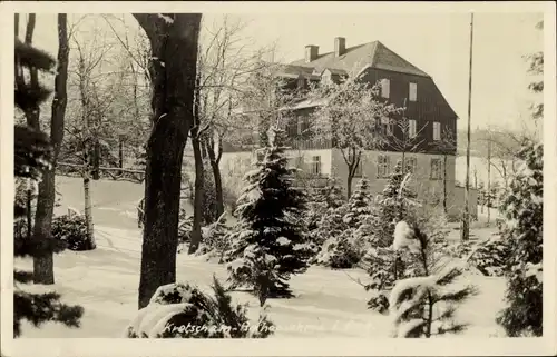 Foto Ak Kretscham Rothensehma Neudorf Sehmatal im Erzgebirge, Kurheim im Winter