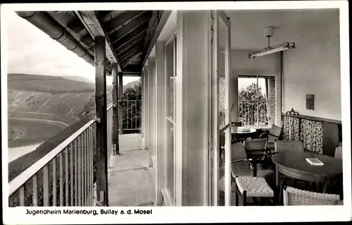 Ak Bullay in Rheinland Pfalz, Jugendheim Marienburg, Blick v. Balkon auf Zimmer u. Moseltal