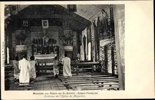 Ak Französisch Kongo, Missions des Pères du St. Esprit, Intérieur de l'Église de Mayumba