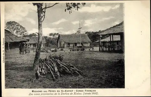 Ak Französisch Kongo, Missions des Pères du St. Esprit, Les cases provisoires, Station de Kialou