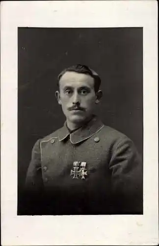 Foto Ak Dt. Soldat, Portrait, Uniform, Orden, Eisernes Kreuz