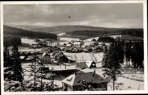 Ak Jägersgrün Muldenhammer im Vogtland, Gesamtansicht vom Ort im Winter, Schnee, Wälder