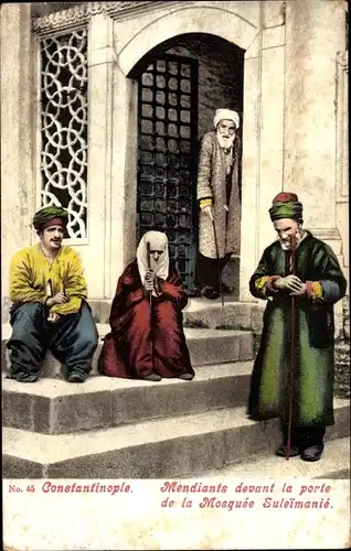 Ak Konstantinopel Istanbul Türkei, Mendiants devant la porte de la Mosquée Suleimanie