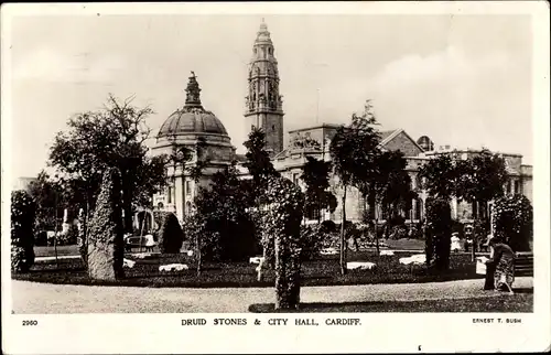 Ak Cardiff Wales, Druid Stones & City Hall