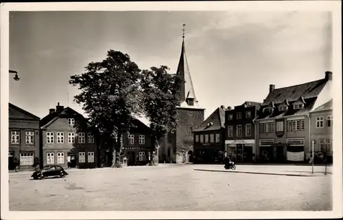 Ak Lütjenburg in Schleswig Holstein, Markt und Kirche