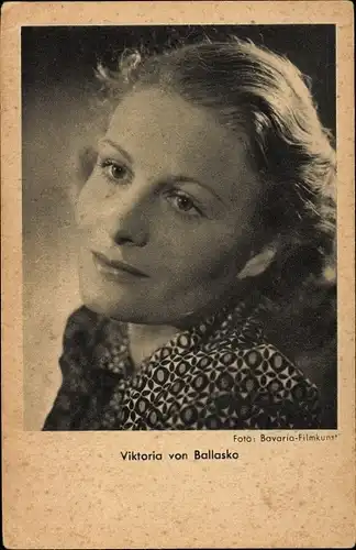 Ak Schauspielerin Viktoria von Ballaska, Portrait